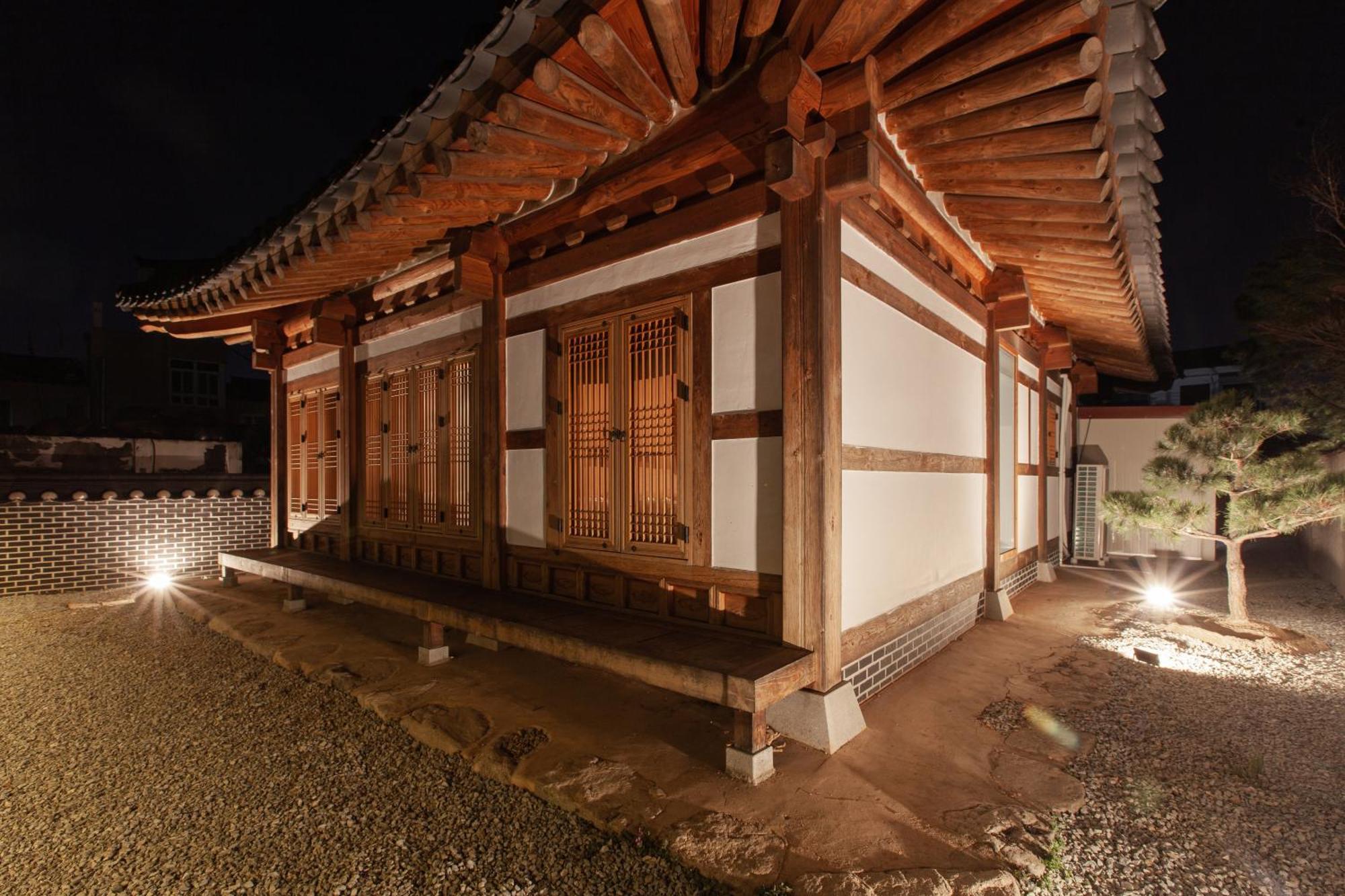 Cheong-Yeon, The Korean Traditional House Hanok In Jeonju Hanok Village מראה חיצוני תמונה
