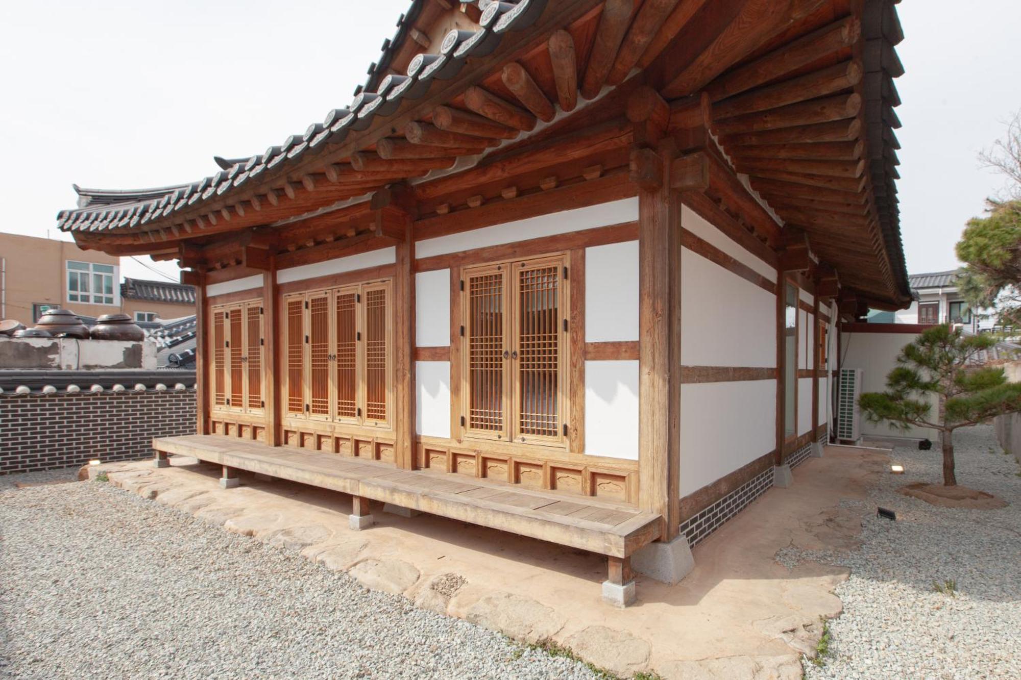 Cheong-Yeon, The Korean Traditional House Hanok In Jeonju Hanok Village מראה חיצוני תמונה
